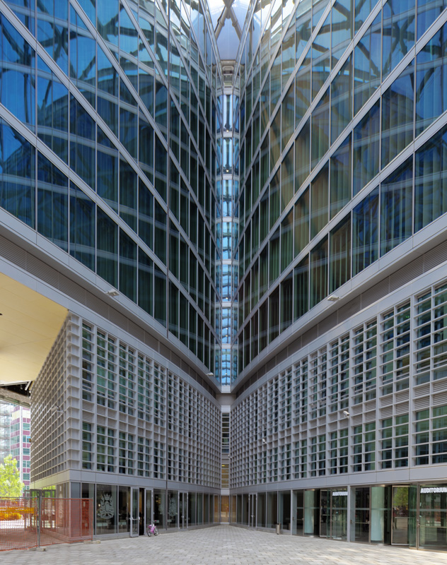 Palazzo Lombardia (Pei Coob Freed Partners, 2010)